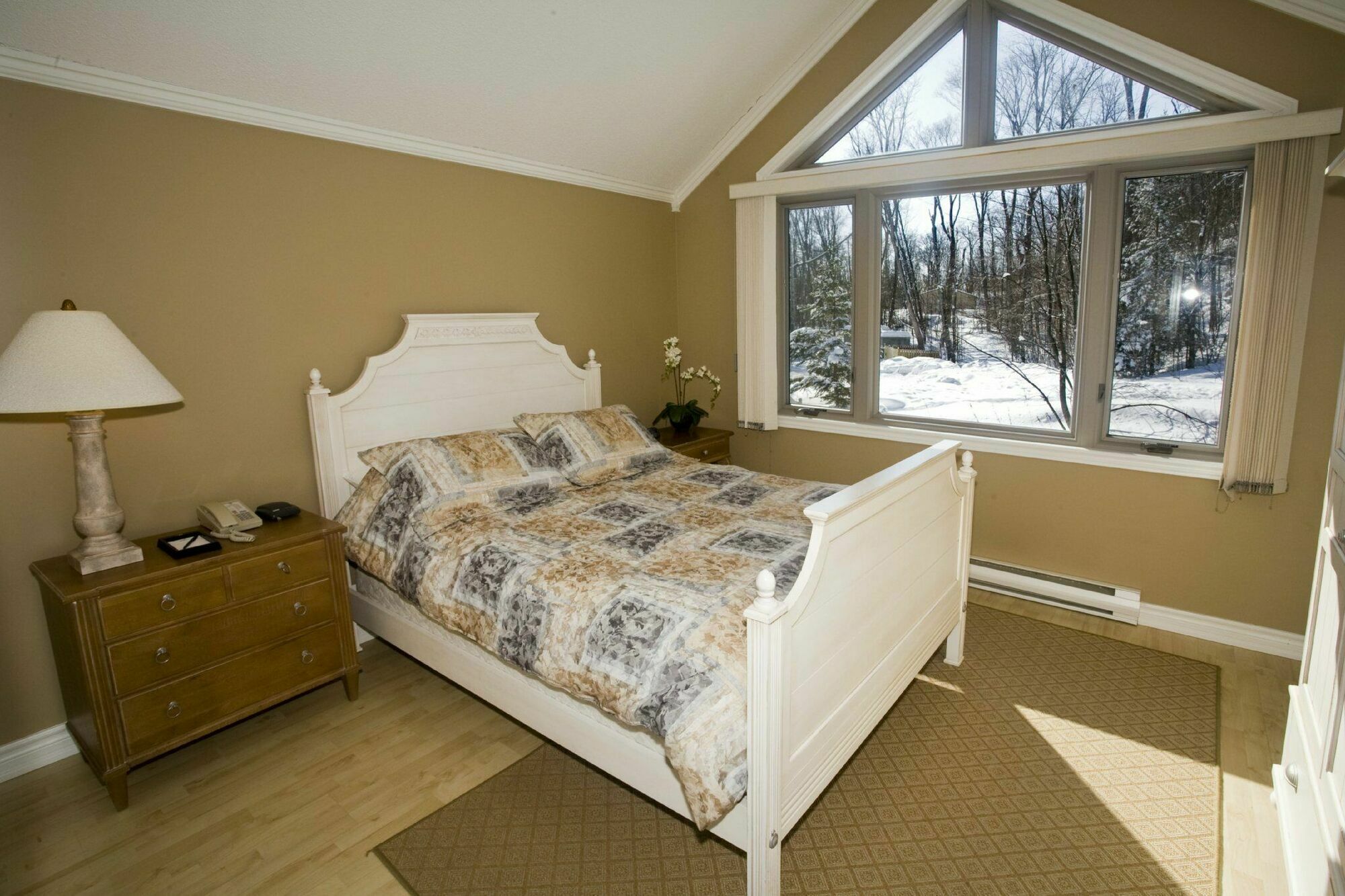 Отель Muskoka Grandview Хантсвилл Экстерьер фото